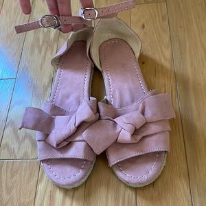 These pink shoes are super cute and comfortable!!